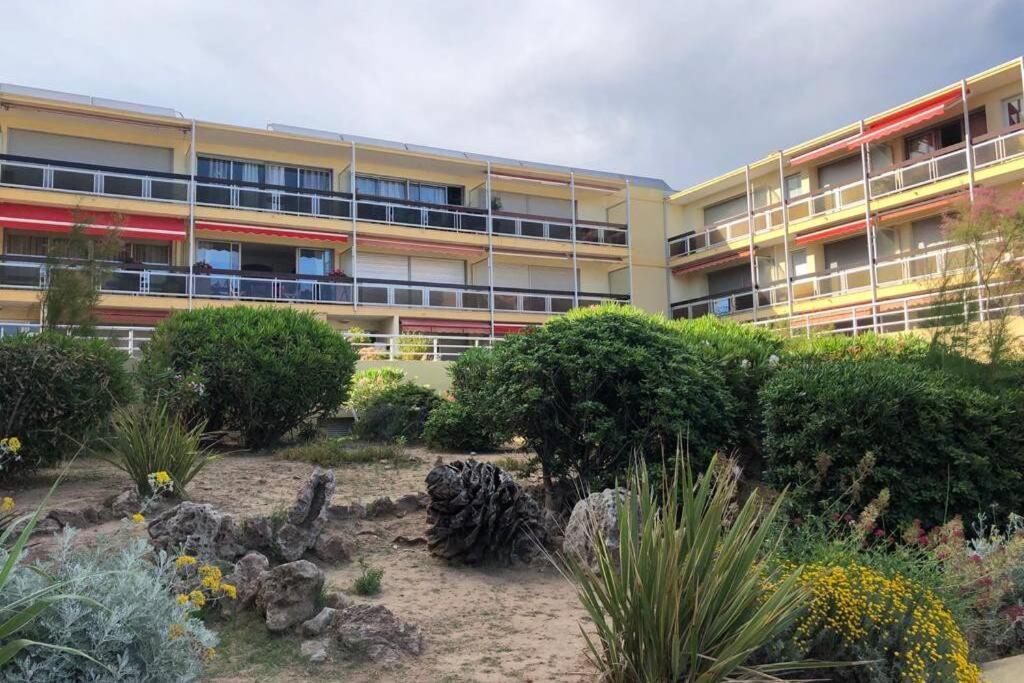 Charmant studio avec terrasse vue mer à 50 m Sainte-Maxime Exterior foto