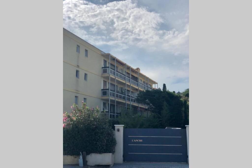 Charmant studio avec terrasse vue mer à 50 m Sainte-Maxime Exterior foto