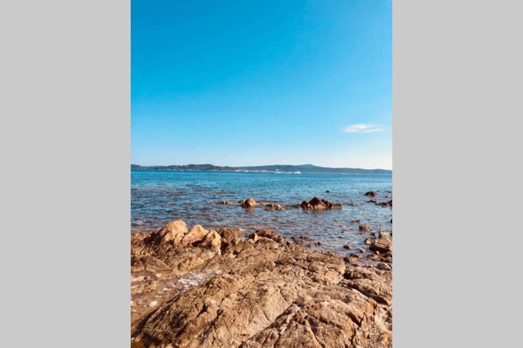 Charmant studio avec terrasse vue mer à 50 m Sainte-Maxime Exterior foto