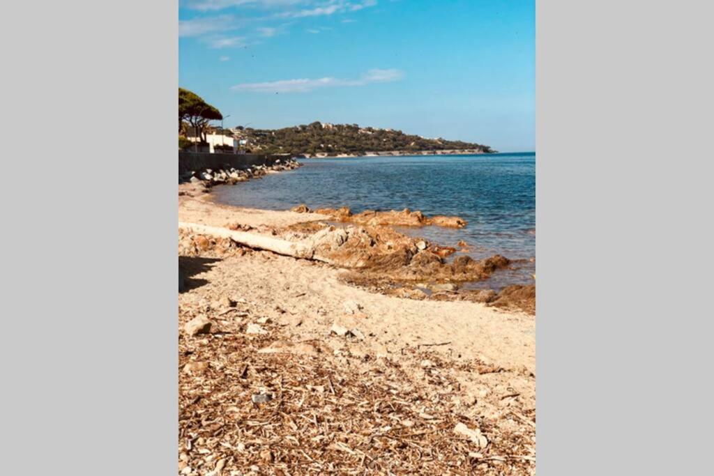 Charmant studio avec terrasse vue mer à 50 m Sainte-Maxime Exterior foto
